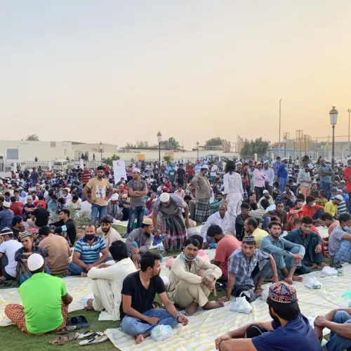 iftar meal boxes distribution in labor camp